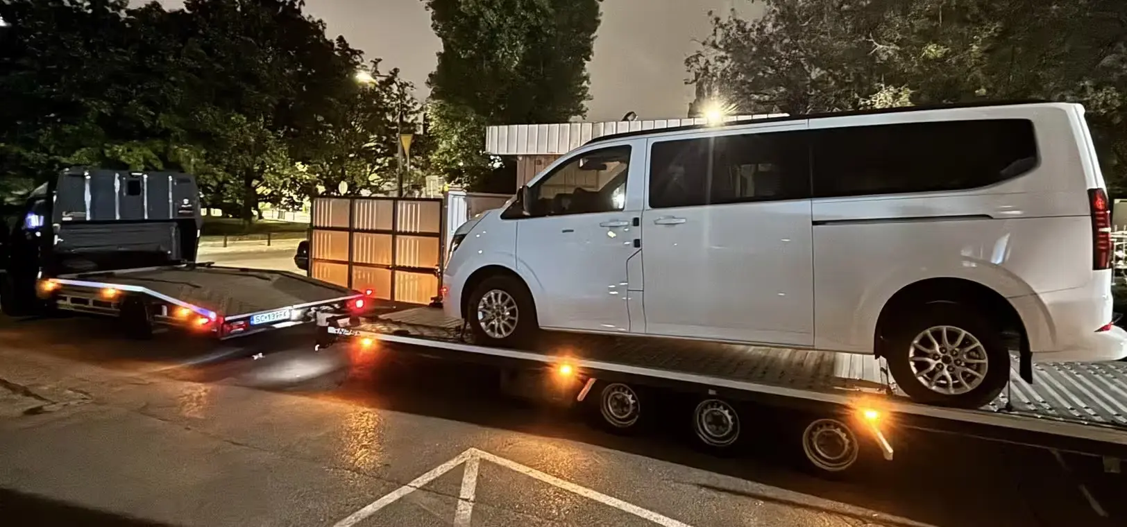 Transport luksusowego samochodu